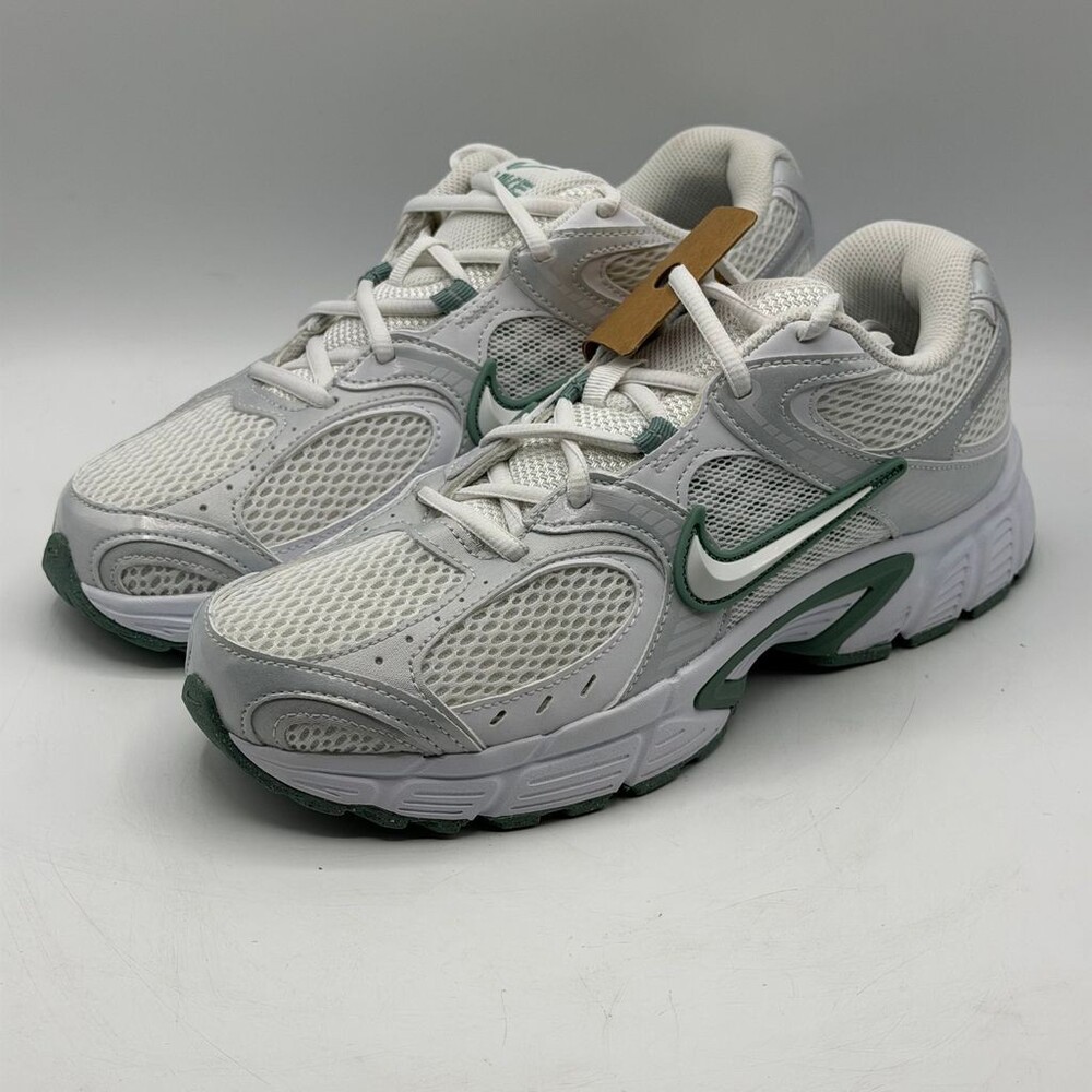 Nike V5 RNR HQ7901-106 Summit White Women's Size 9 Sneaker Mesh Running Shoes